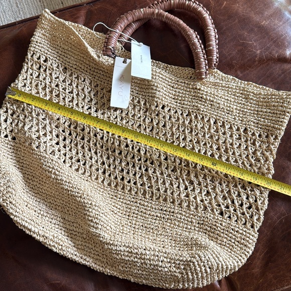 Tan Woven Tote/beach bag - Picture 5 of 9